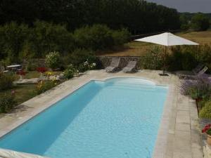 La piscine vue de la chambre &copy; Multim&eacute;dia &amp; Tourisme